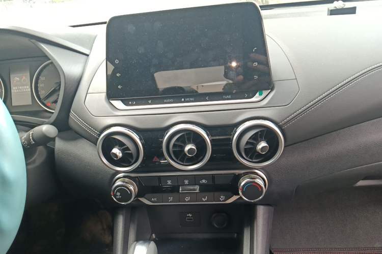 Used Nissan Sylphy 2025 1.6L CVT Genuine Edition Audio And AC Panel