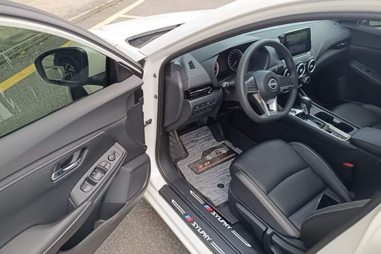 Used Nissan Sylphy 2025 1.6L CVT Genuine Edition Driver Seat