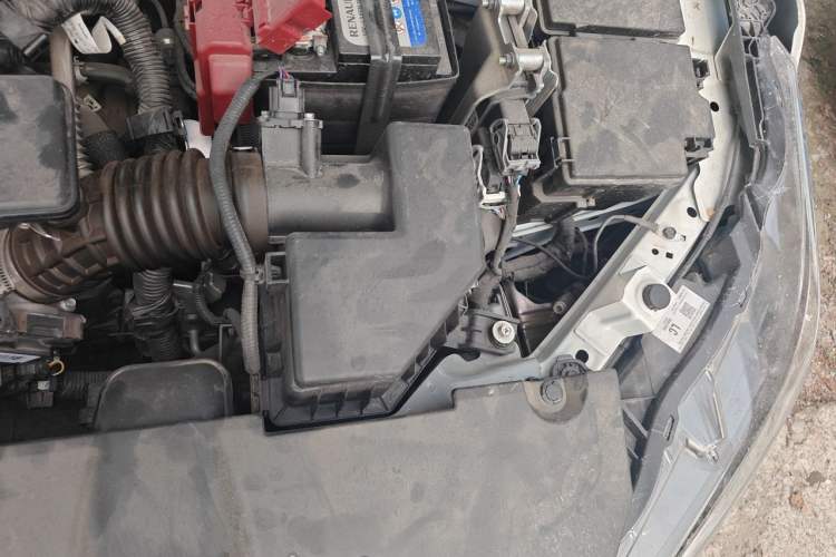 Used Nissan Sylphy 2025 1.6L CVT Genuine Edition Engine Bay Left