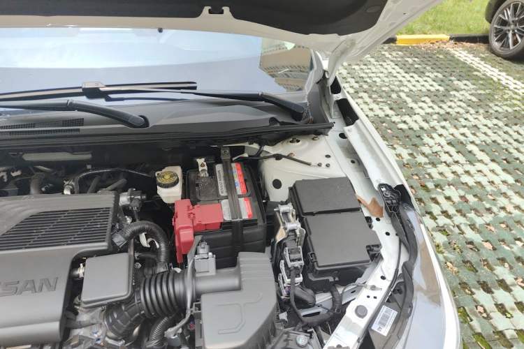 Used Nissan Sylphy 2025 1.6L CVT Genuine Edition Engine Bay Left