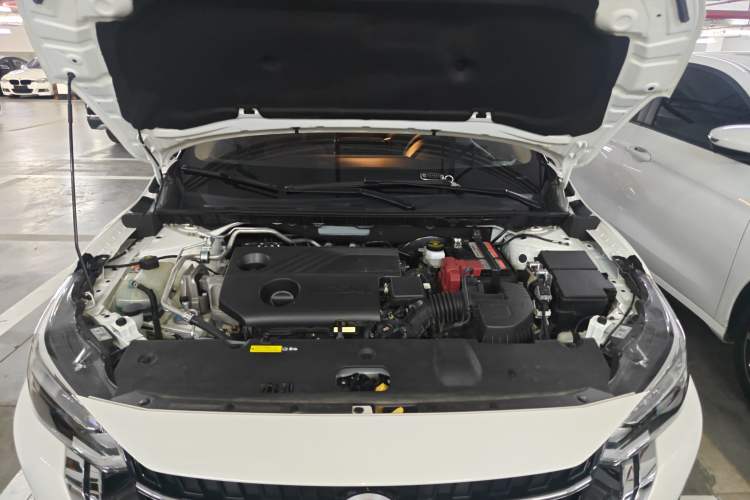 Used Nissan Sylphy 2025 1.6L CVT Genuine Edition Engine Bay