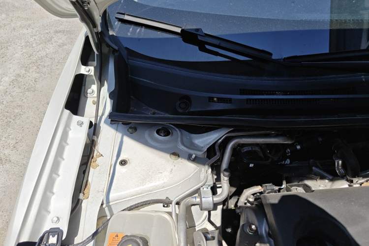 Used Nissan Sylphy 2025 1.6L CVT Genuine Edition Engine Bay Right