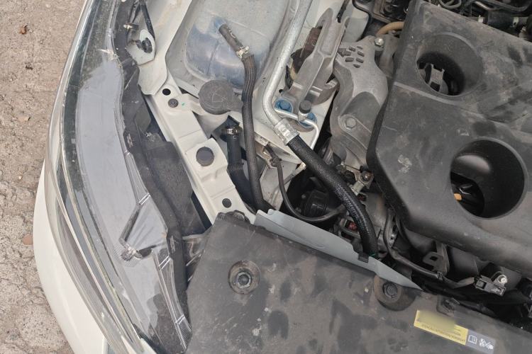Used Nissan Sylphy 2025 1.6L CVT Genuine Edition Engine Bay Right