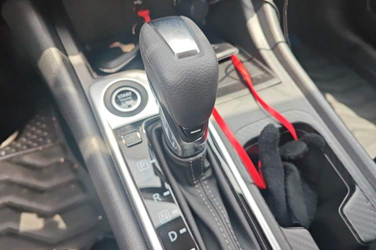 Used Nissan Sylphy 2025 1.6L CVT Genuine Edition Gear Lever
