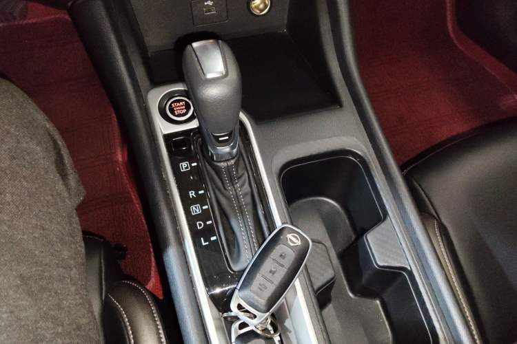 Used Nissan Sylphy 2025 1.6L CVT Genuine Edition Gear Lever