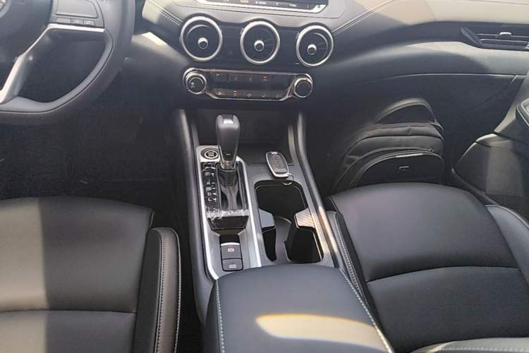Used Nissan Sylphy 2025 1.6L CVT Genuine Edition Gear Lever