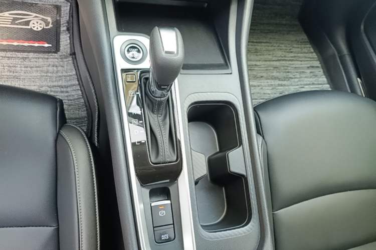 Used Nissan Sylphy 2025 1.6L CVT Genuine Edition Gear Lever