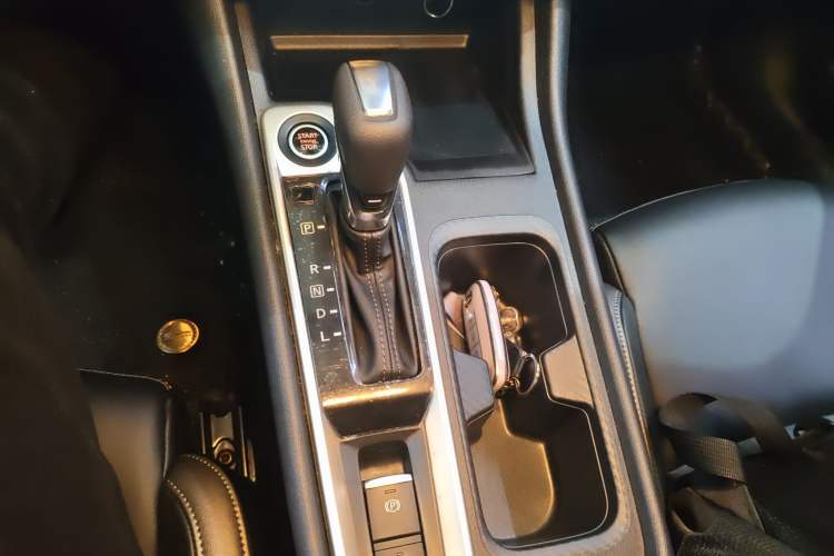 Used Nissan Sylphy 2025 1.6L CVT Genuine Edition Gear Lever