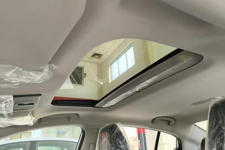 Used Nissan Sylphy 2025 1.6L CVT Genuine Edition Headliner