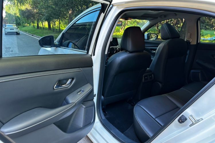 Used Nissan Sylphy 2025 1.6L CVT Genuine Edition Interior 5