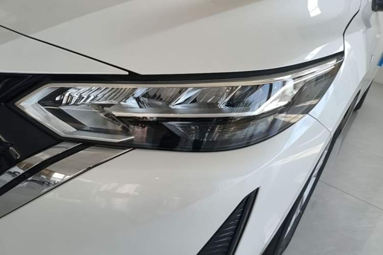 Used Nissan Sylphy 2025 1.6L CVT Genuine Edition Left Front Headlight