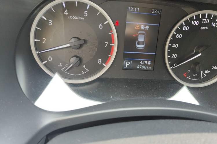 Used Nissan Sylphy 2025 1.6L CVT Genuine Edition Odometer Close Up