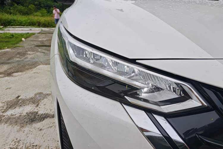 Used Nissan Sylphy 2025 1.6L CVT Genuine Edition Right Front Headlight