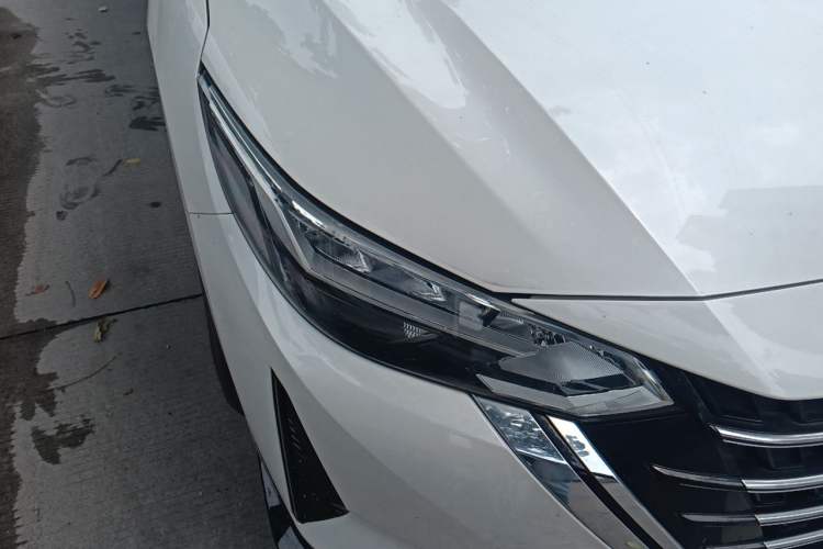 Used Nissan Sylphy 2025 1.6L CVT Genuine Edition Right Front Headlight