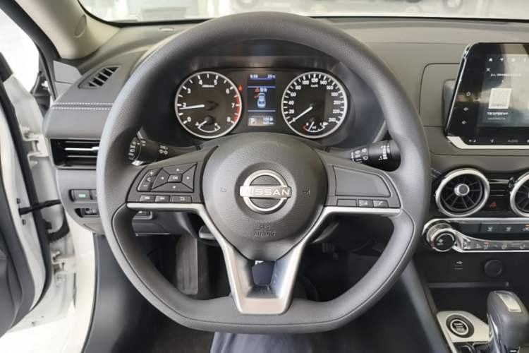 Used Nissan Sylphy 2025 1.6L CVT Genuine Edition Steering Wheel