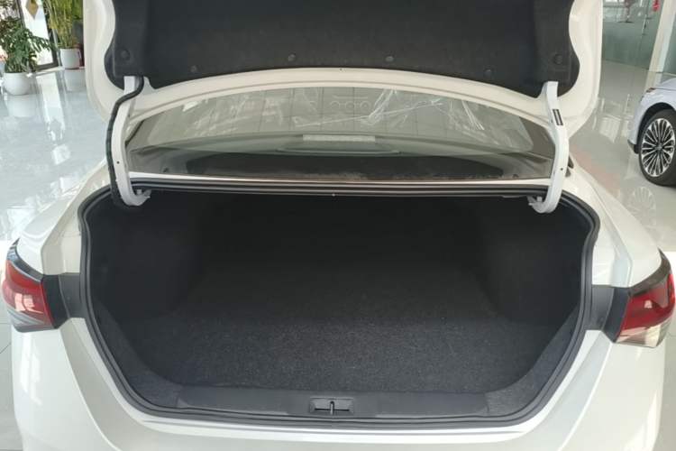 Used Nissan Sylphy 2025 1.6L CVT Genuine Edition Trunk