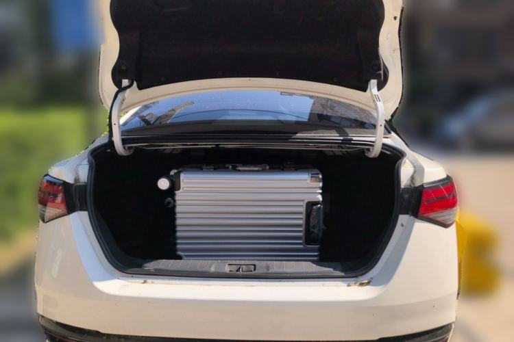 Used Nissan Sylphy 2025 1.6L CVT Genuine Edition Trunk