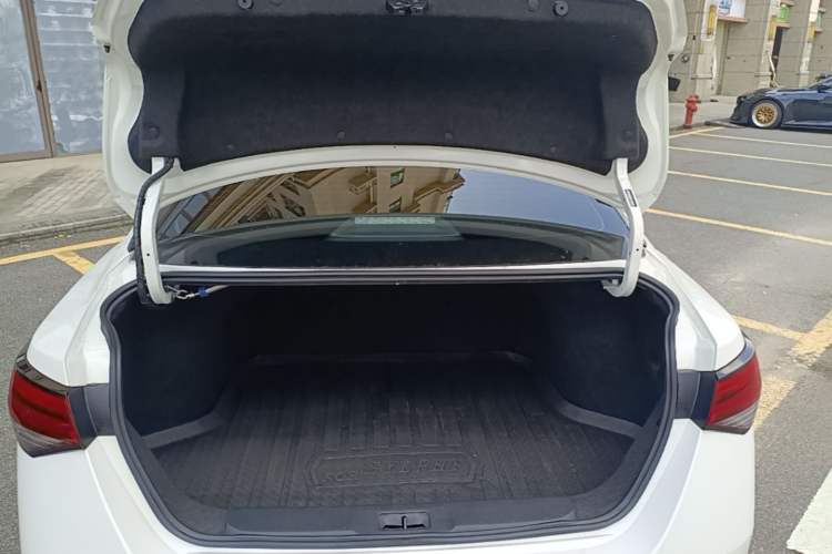Used Nissan Sylphy 2025 1.6L CVT Genuine Edition Trunk
