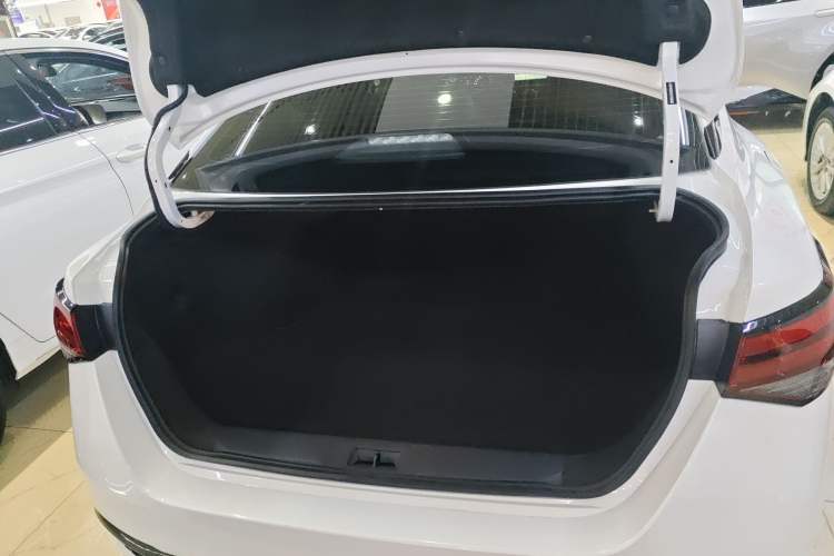 Used Nissan Sylphy 2025 1.6L CVT Genuine Edition Trunk