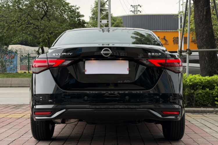Used Nissan Sylphy 2026 Model 1.6L CVT Enjoyment Edition Exterior 1