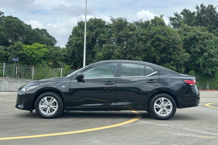 Used Nissan Sylphy 2026 Model 1.6L CVT Worry-Free Edition Exterior 2