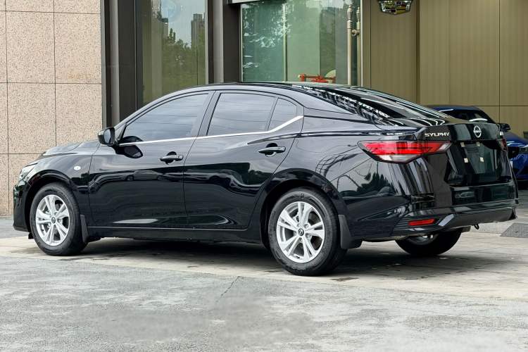Used Nissan Sylphy 2026 Model 1.6L CVT Genuine Edition Exterior 3