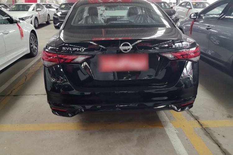 Used Nissan Sylphy 2026 Model 1.6L CVT Genuine Edition Exterior 4