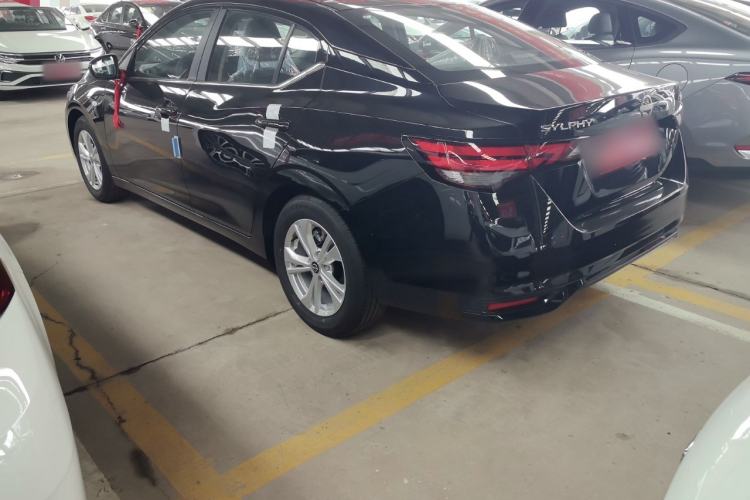 Used Nissan Sylphy 2026 Model 1.6L CVT Genuine Edition Exterior 5