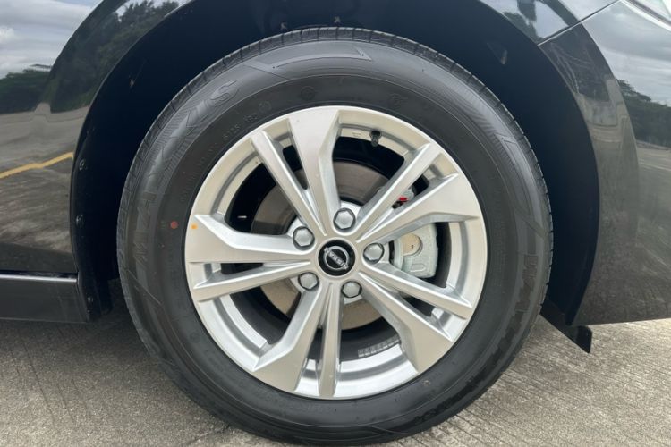 Used Nissan Sylphy 2026 Model 1.6L CVT Worry-Free Edition Exterior 8