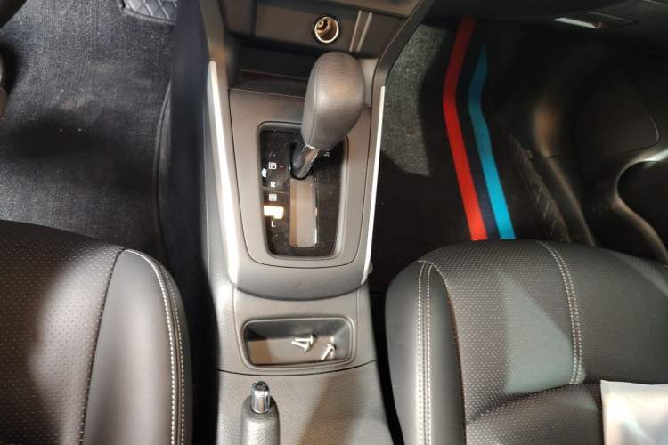 Used Nissan Sylphy 2026 Classic 1.6L CVT Peace of Mind Edition Gear Lever