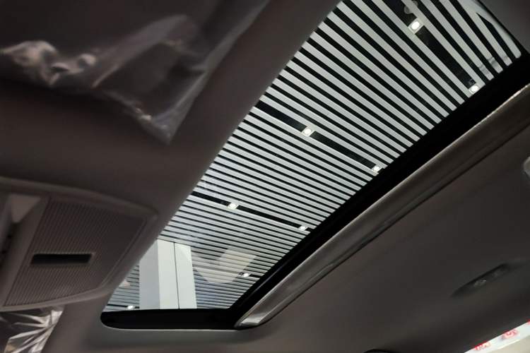 Used Nissan Sylphy 2026 1.6L CVT Enjoyment Technology Edition Headliner