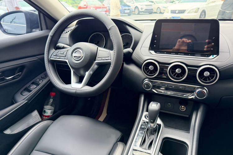 Used Nissan Sylphy 2026 Model 1.6L CVT Genuine Edition Interior 2