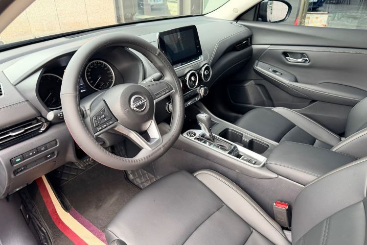 Used Nissan Sylphy 2026 Model 1.6L CVT Genuine Edition Interior 3