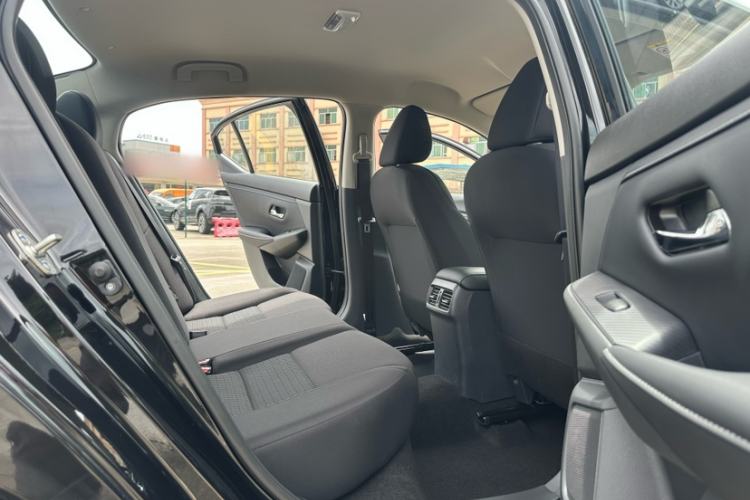 Used Nissan Sylphy 2026 Model 1.6L CVT Worry-Free Edition Interior 4