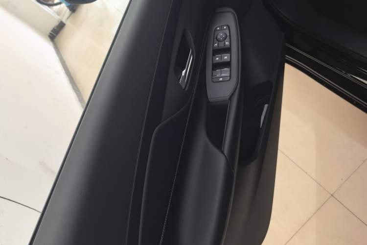 Used Nissan Sylphy 2026 1.6L CVT Enjoyment Technology Edition Interior 8