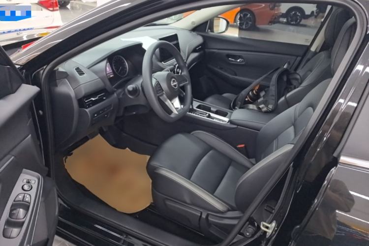 Used Nissan Sylphy 2026 Model 1.6L CVT Genuine Edition Left Front Seat