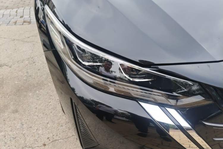 Used Nissan Sylphy 2026 Model 1.6L CVT Enjoyment Edition Right Front Headlight