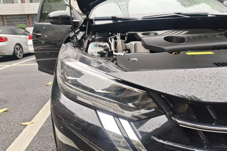 Used Nissan Sylphy 2026 Model 1.6L CVT Enjoyment Edition Right Front Headlight