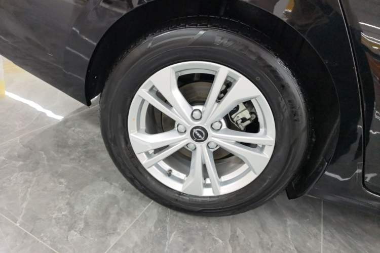 Used Nissan Sylphy 2026 Model 1.6L CVT Genuine Edition Right Rear Wheel Hub