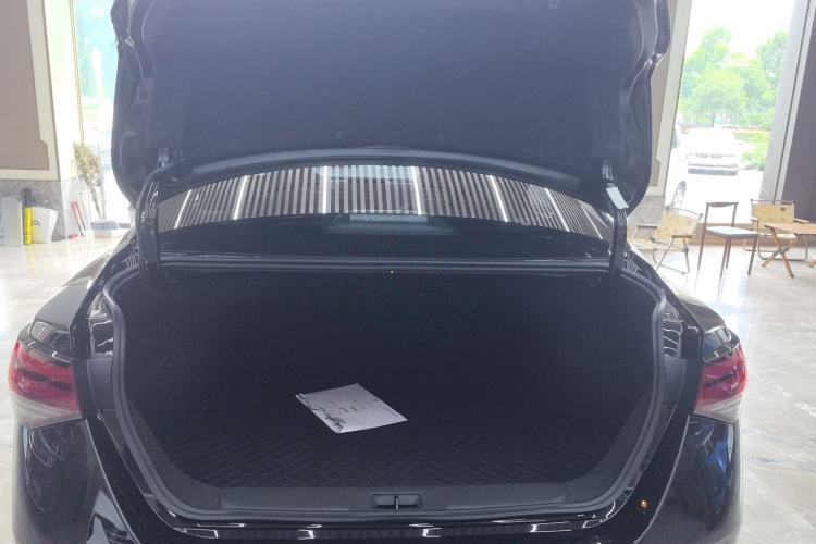Used Nissan Sylphy 2026 Model 1.6L CVT Genuine Edition Trunk