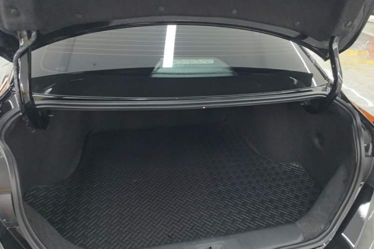 Used Nissan Sylphy 2026 Model 1.6L CVT Genuine Edition Trunk