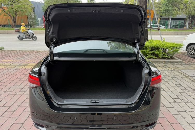 Used Nissan Sylphy 2026 Model 1.6L CVT Enjoyment Edition Trunk
