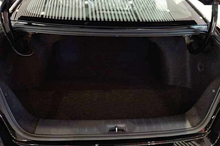 Used Nissan Sylphy 2026 1.6L CVT Enjoyment Technology Edition Trunk