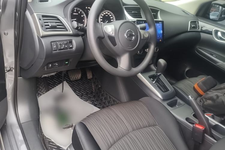 Used Nissan Sylphy 2026 Classic 1.6L CVT Peace of Mind Edition Center Console