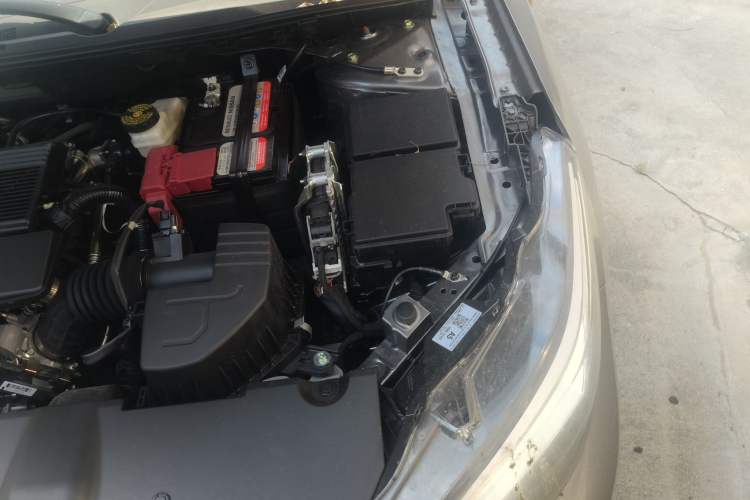 Used Nissan Sylphy 2026 Model 1.6L CVT Genuine Edition Engine Bay Left