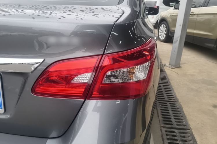 Used Nissan Sylphy 2026 Classic 1.6L CVT Peace of Mind Edition Exterior 3