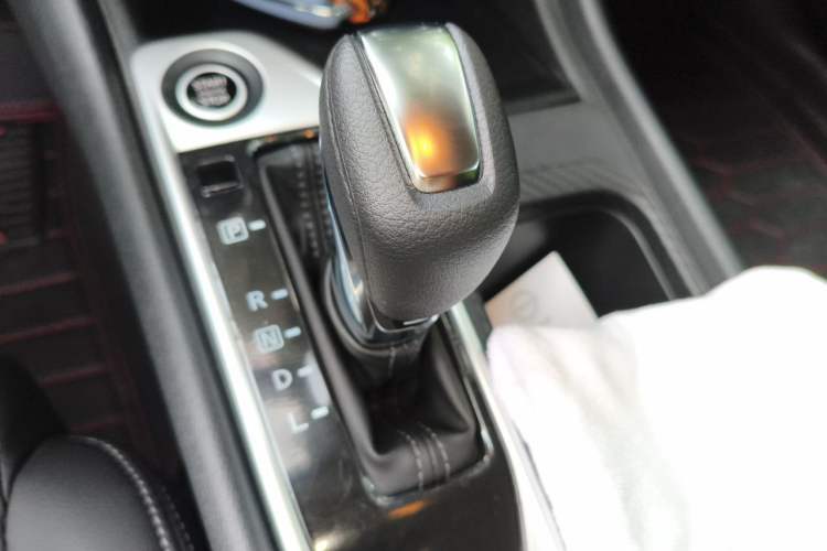 Used Nissan Sylphy 2026 Model 1.6L CVT Worry-Free Edition Gear Lever