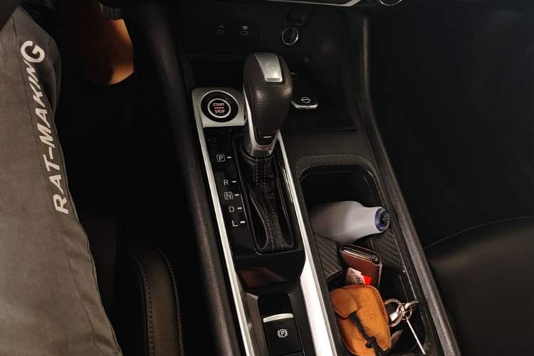 Used Nissan Sylphy 2026 Model 1.6L CVT Enjoyment Edition Gear Lever