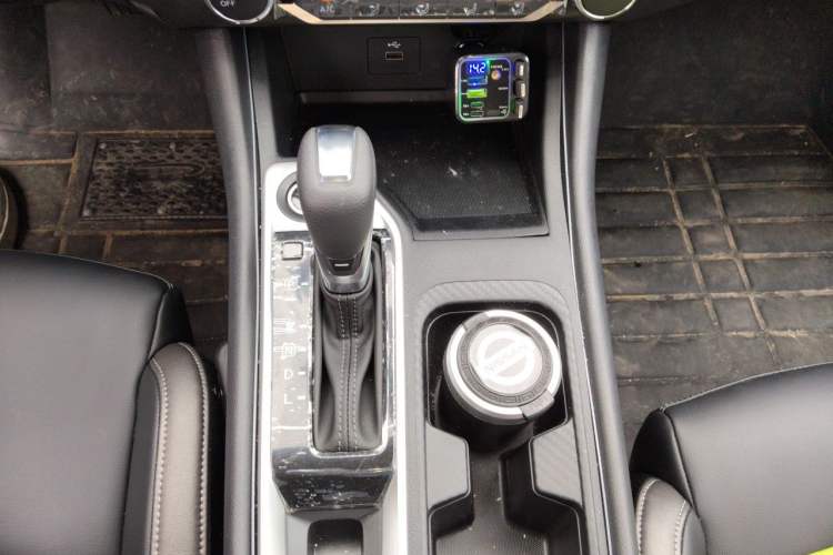 Used Nissan Sylphy 2026 Model 1.6L CVT Genuine Edition Gear Lever