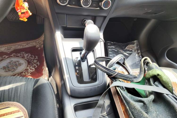 Used Nissan Sylphy 2026 Classic 1.6L CVT Peace of Mind Edition Gear Lever